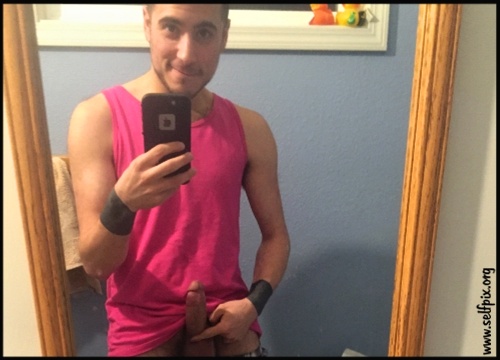 Usersubmitted Selfies - Horny Guy cums on mirror